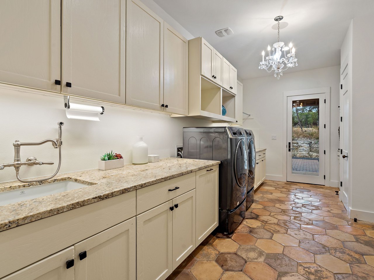 Angelwylde Hill Country Retreat