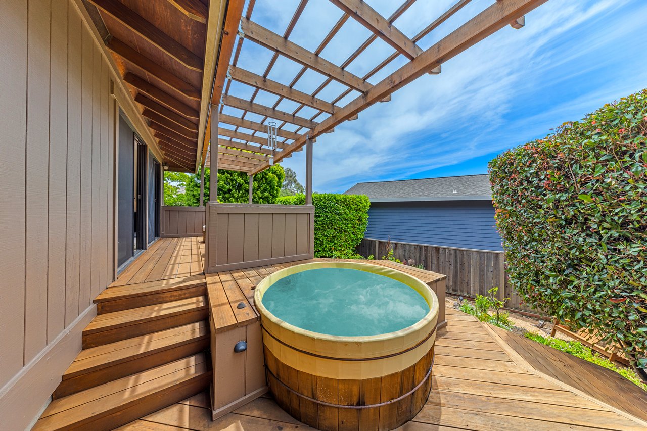 Inviting and Updated - Picturesque Grounds