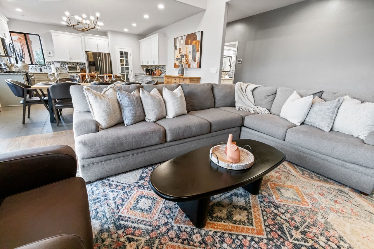 5 Bed, 3 Bath Uptown Sedona-Game Room-Sauna-Cold Plunge-Jacuzzi-Gym