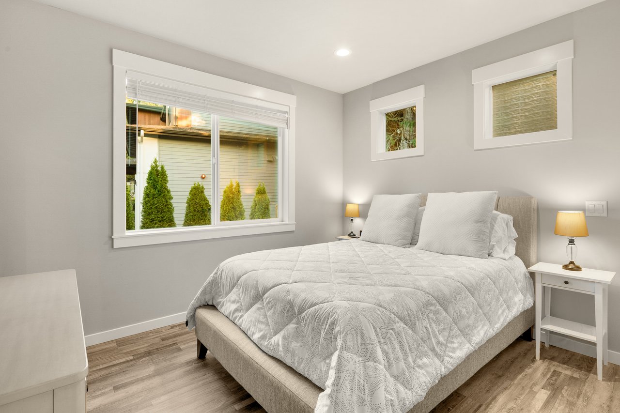 13005 NE 73rd Street Unit: 2