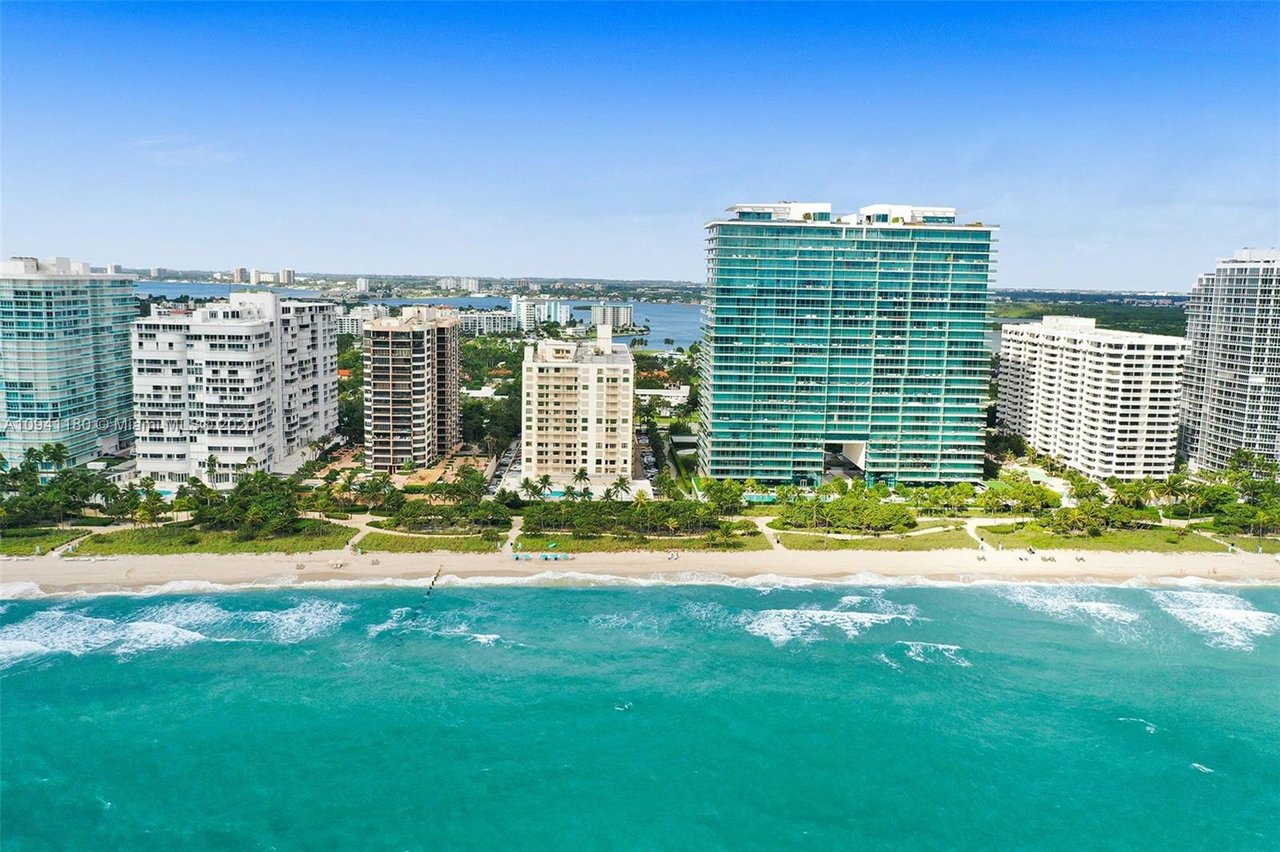 10185 Collins Ave APT 818