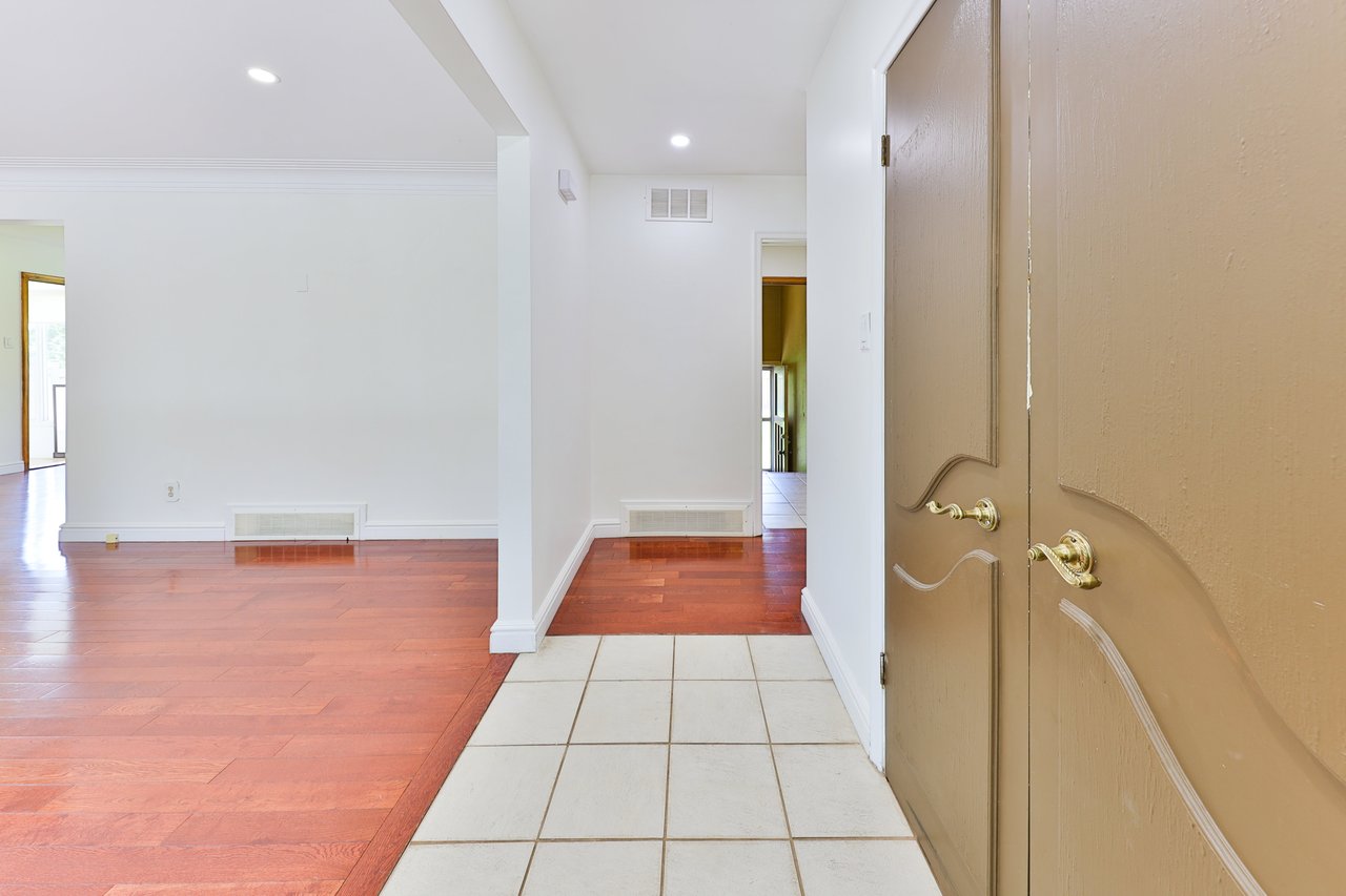 425 Plains Road W, Burlington