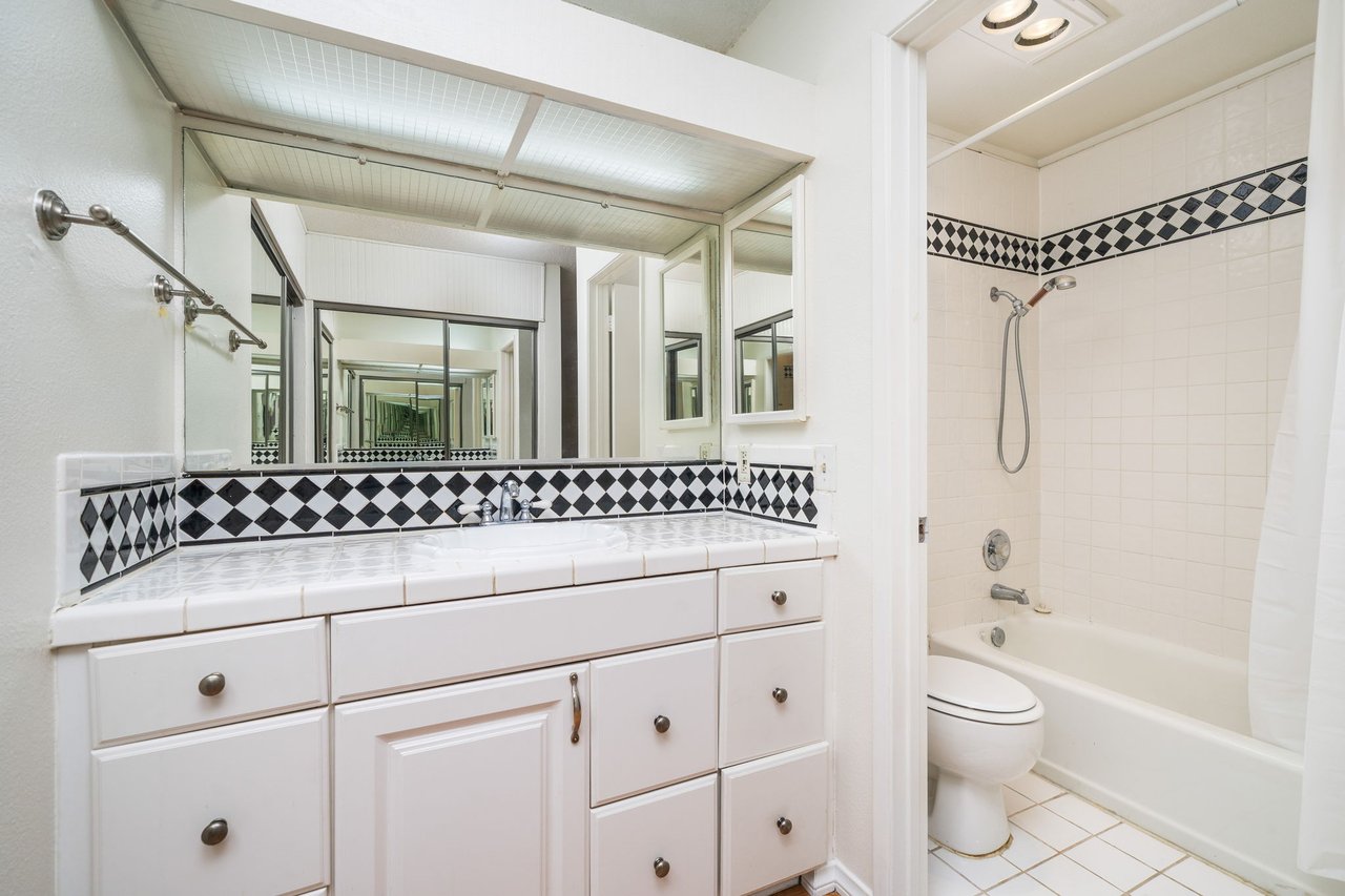 960 E Bonita Avenue 91