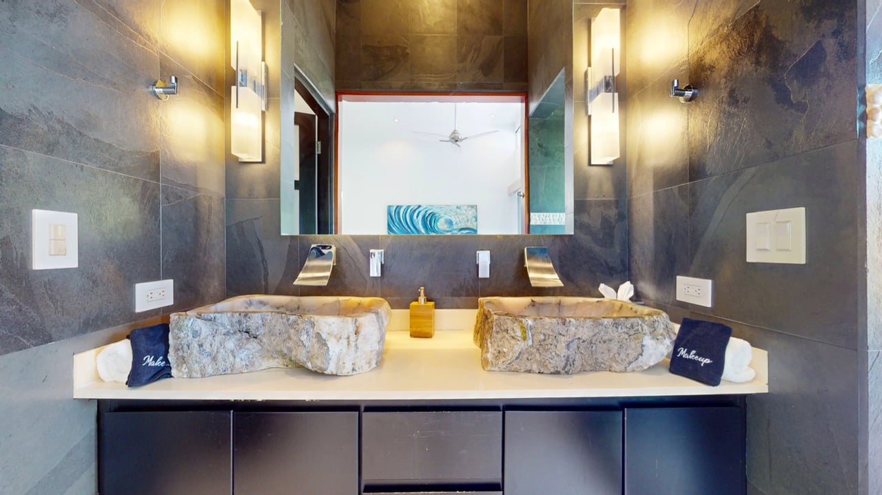 Luxury Retreat in Gated Community with Private Beach Access
