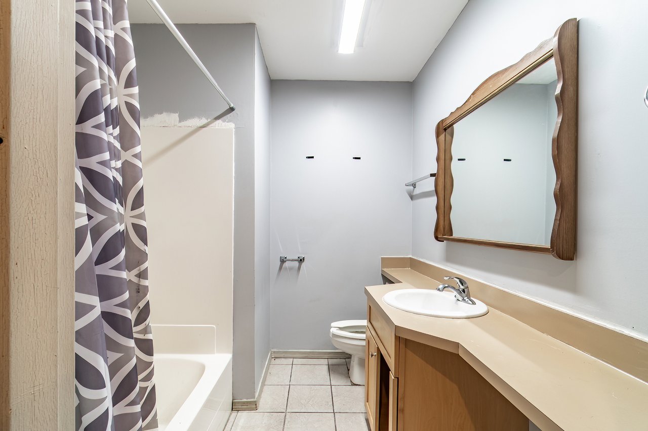 Ball State Greek House Goes to Public Auction