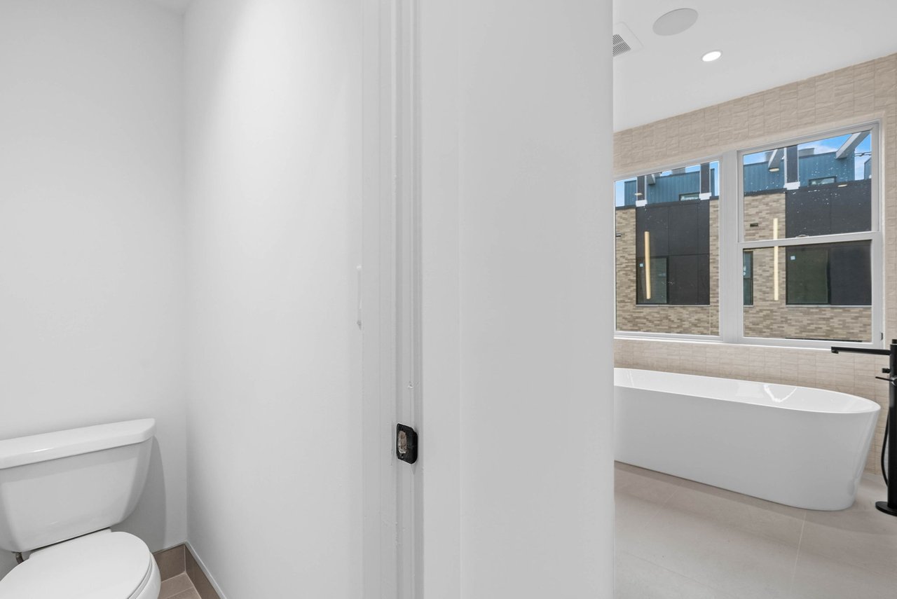 656 Fairmount Ave, Philadelphia, PA 19123