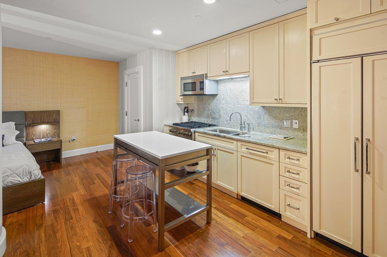 The Century Guest Suite 1