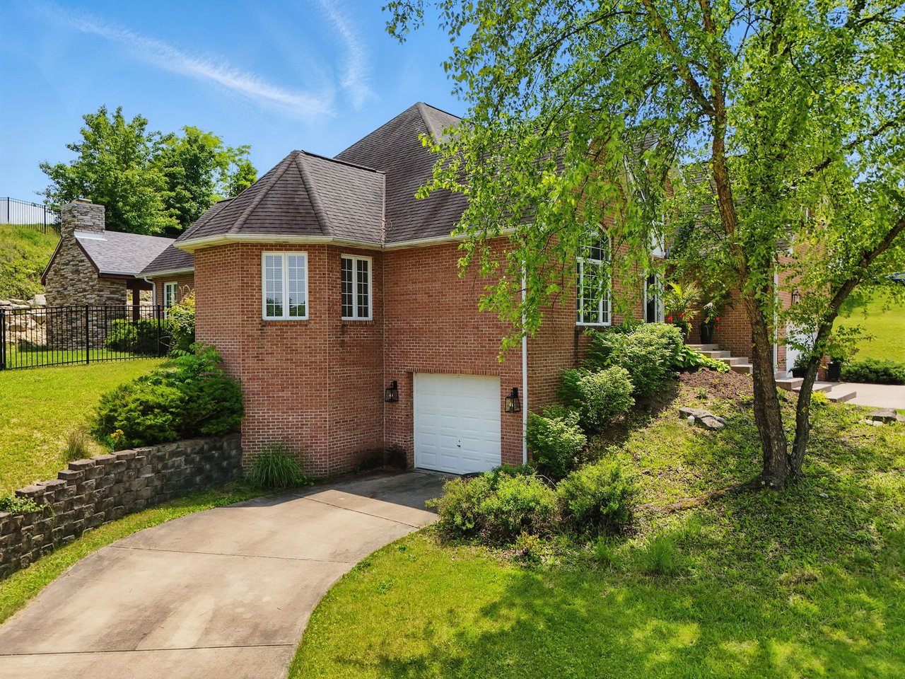 707 Kathleen Dr