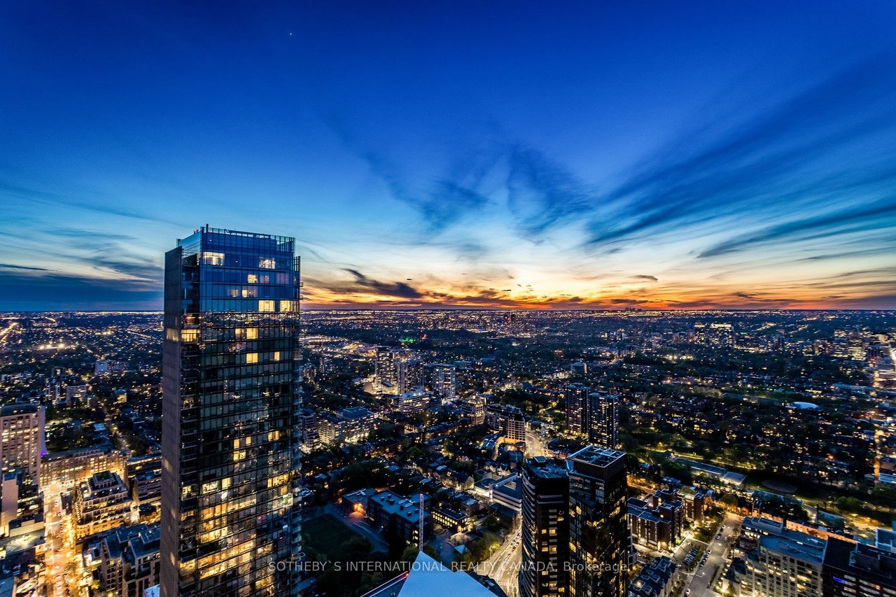 LUXURY SUITE IN YORKVILLE 