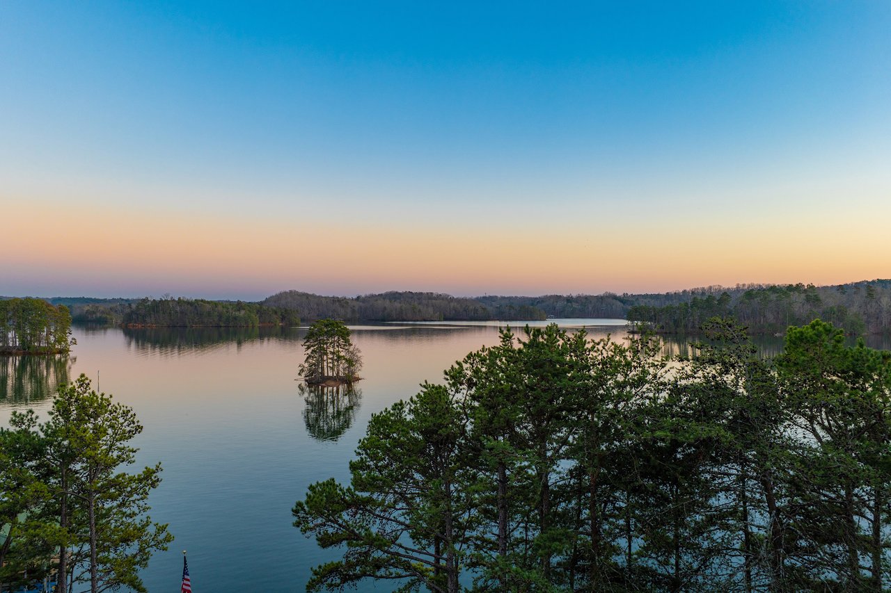 3406 Thunder Point