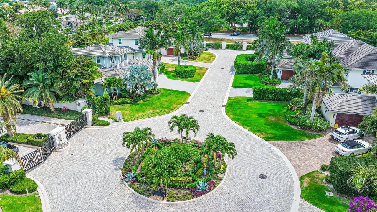 Luxury Modern Single Family Home For Rent North Palm Beach - Lynn Dachisen