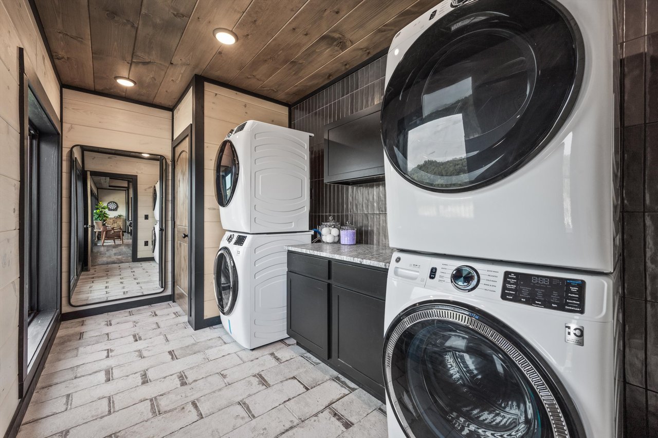 1362 Rambling Creek Way