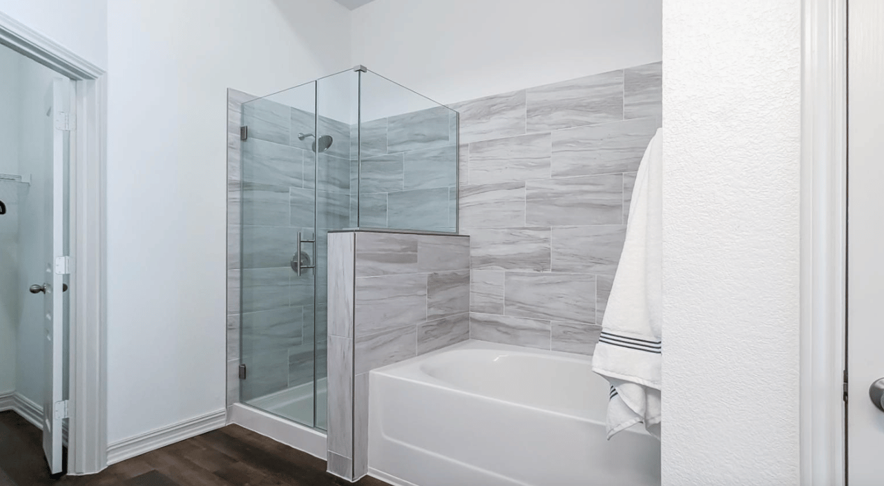 Apply today and enjoy 8 weeks free PLUS an additional $1500 Look & Lease Special