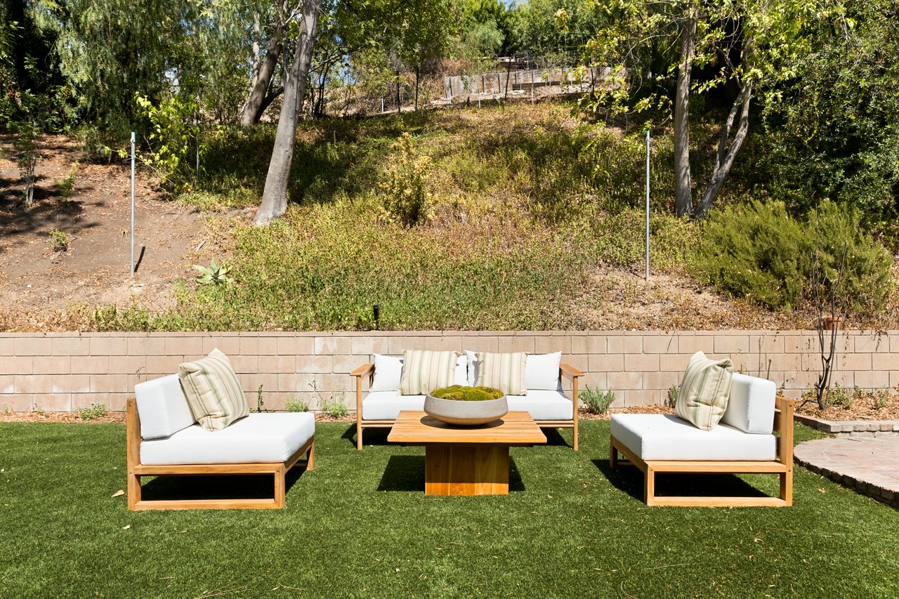 20607 Martha St, Woodland Hills