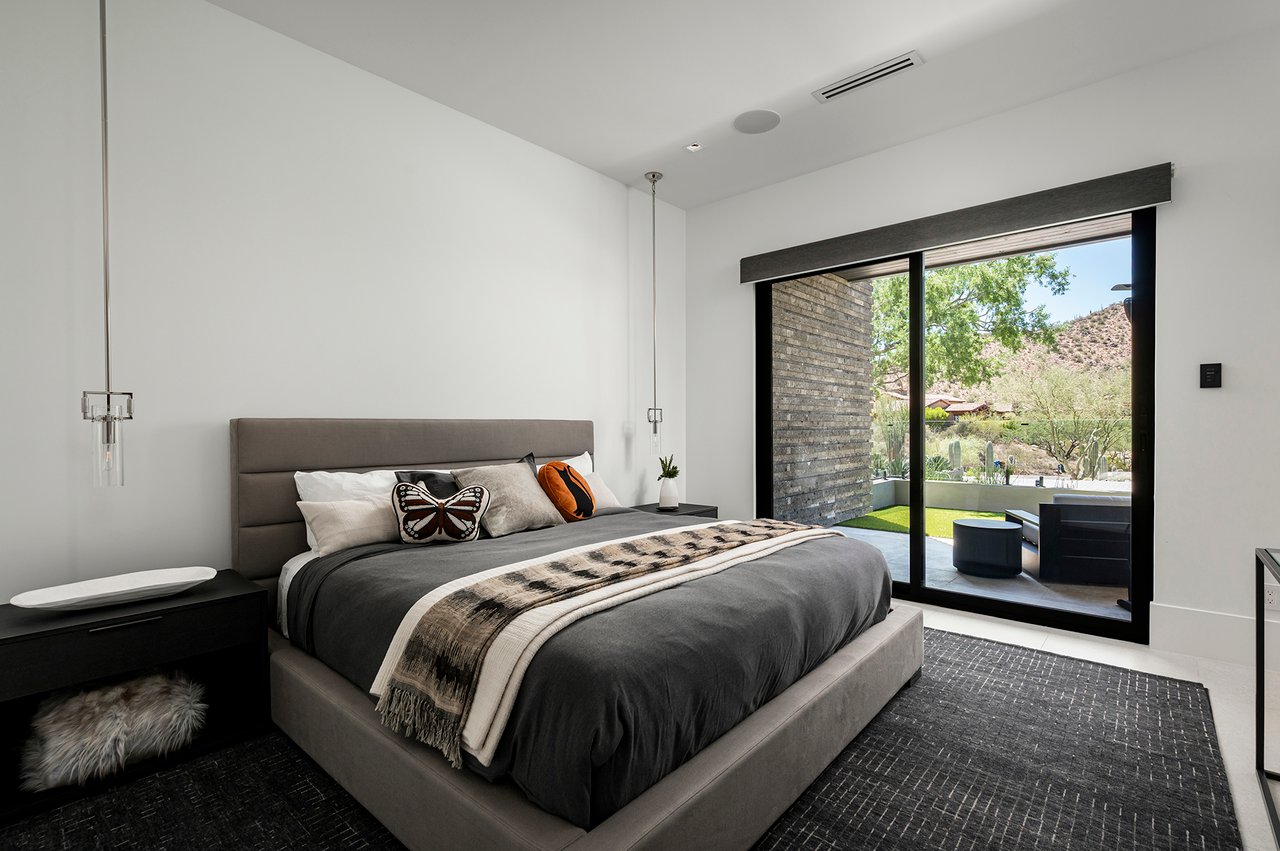 10784 E PINNACLE PEAK Road