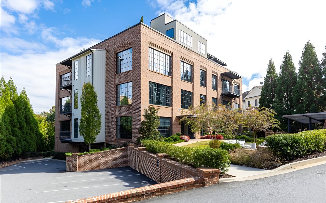 214 Vickery Falls Dr: Light-Filled Luxury in Historic Roswell