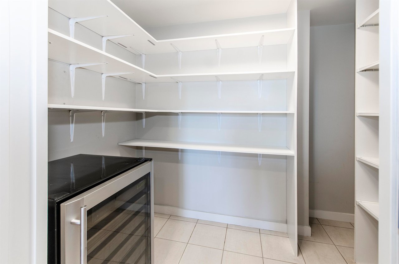 3207-1033 Marinaside Cres