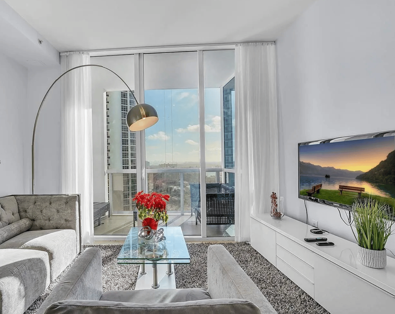 18201 Collins Ave #4005
