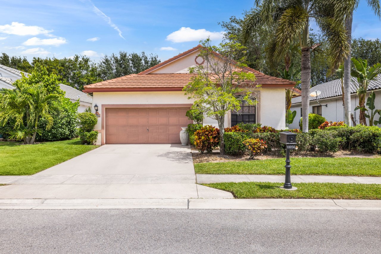 10056 Lexington Cir N