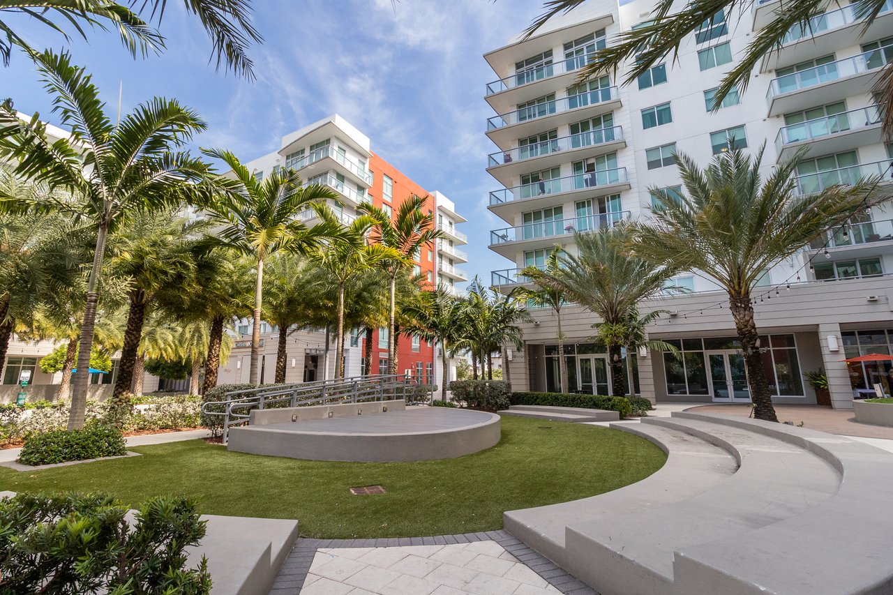 MIDTOWN DORAL CONDO