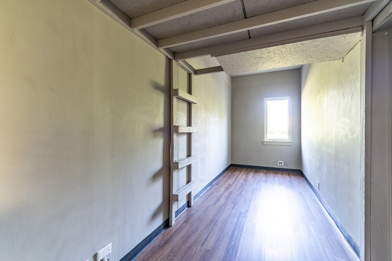 Ball State Greek House Goes to Public Auction