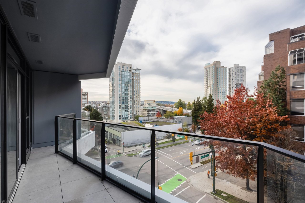 889 Pacific St, #504