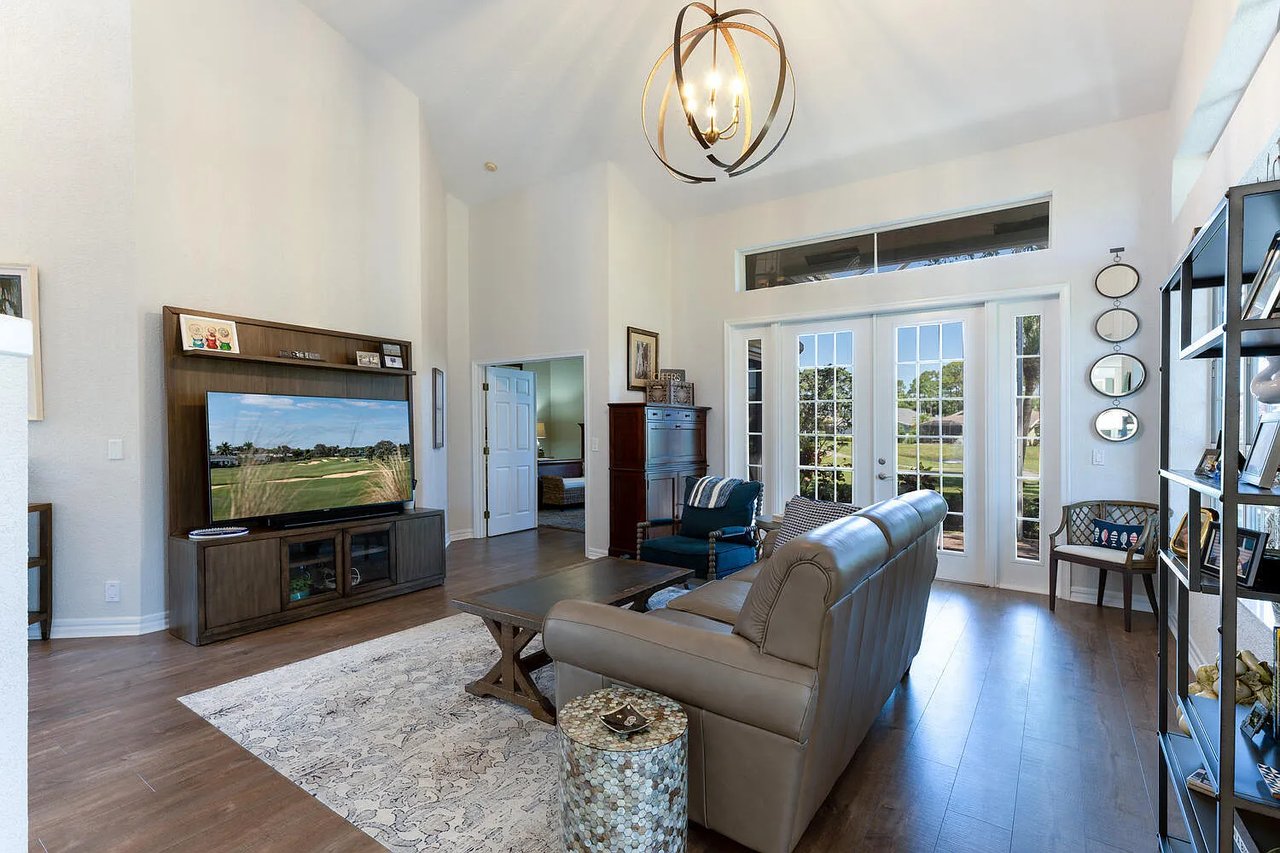 6825 Briarlake Cir
