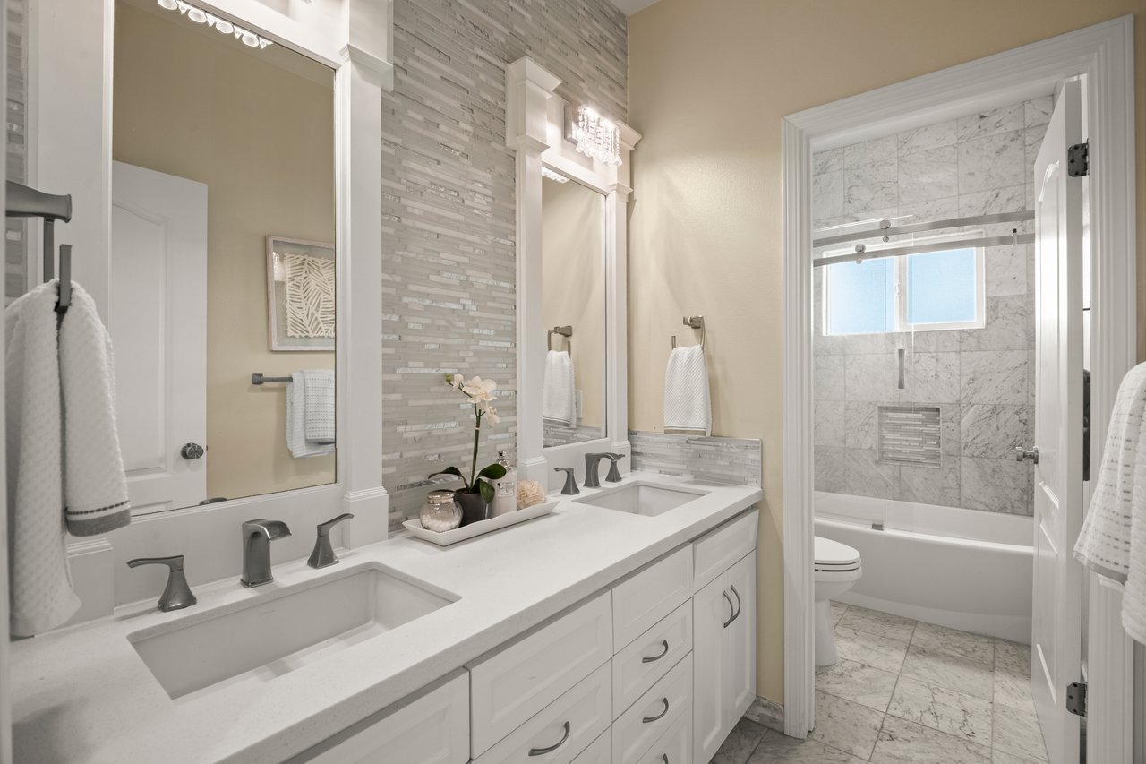 15855 Jackson Oaks Drive