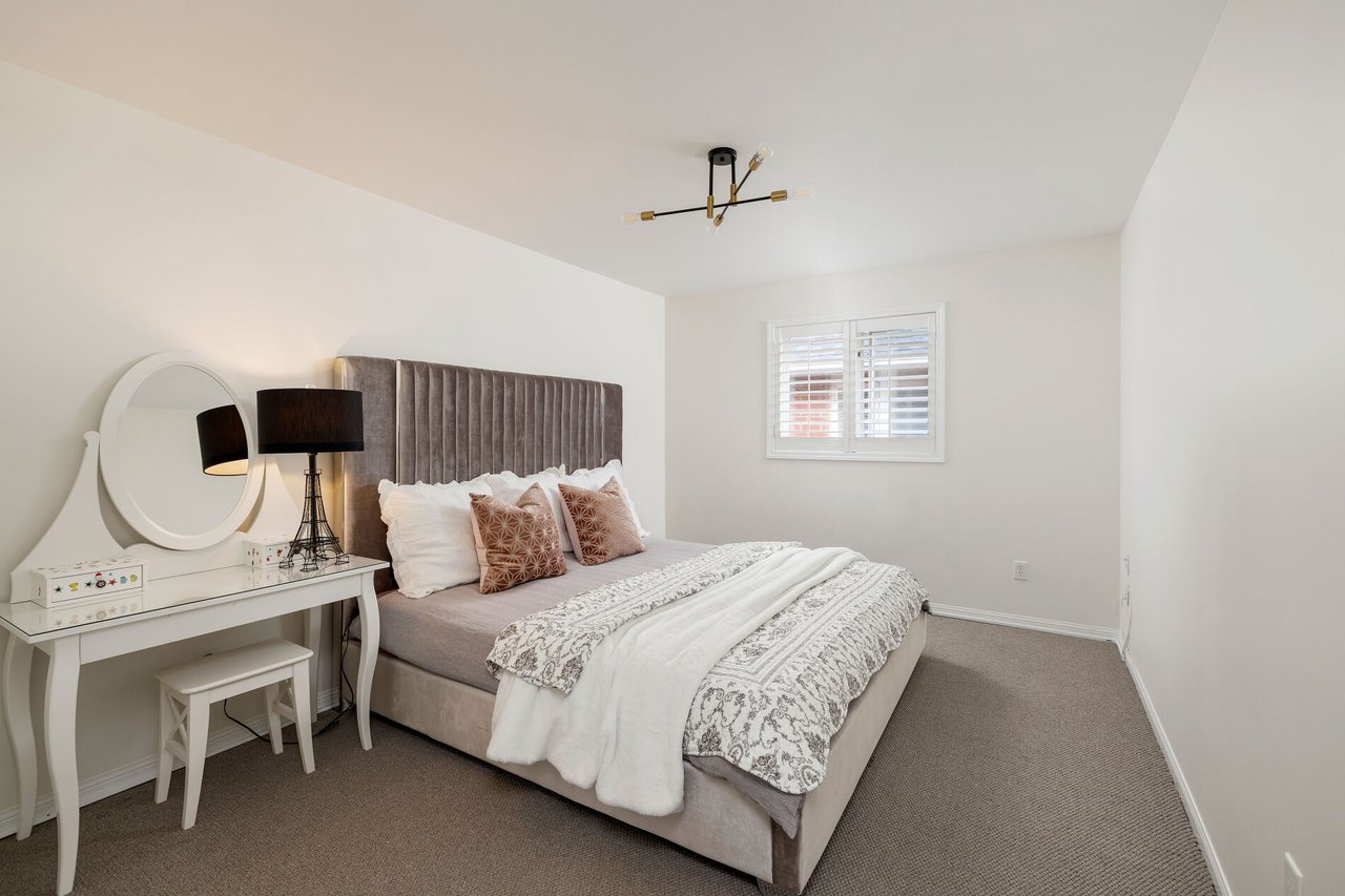 2202 Brookhaven Crescent