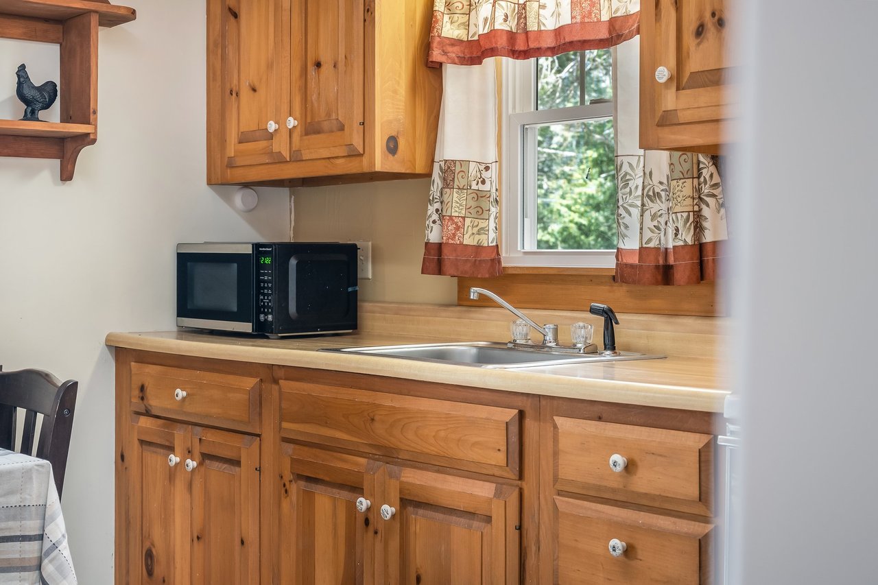 76 Cottage Shore Drive Holden, ME 04429-7003