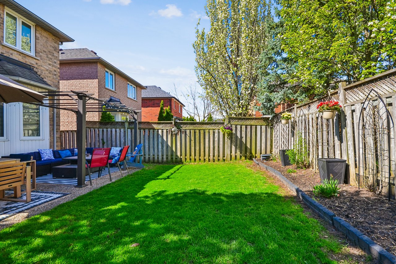 Spacious 3-Bedroom Detached Home in Westmount
