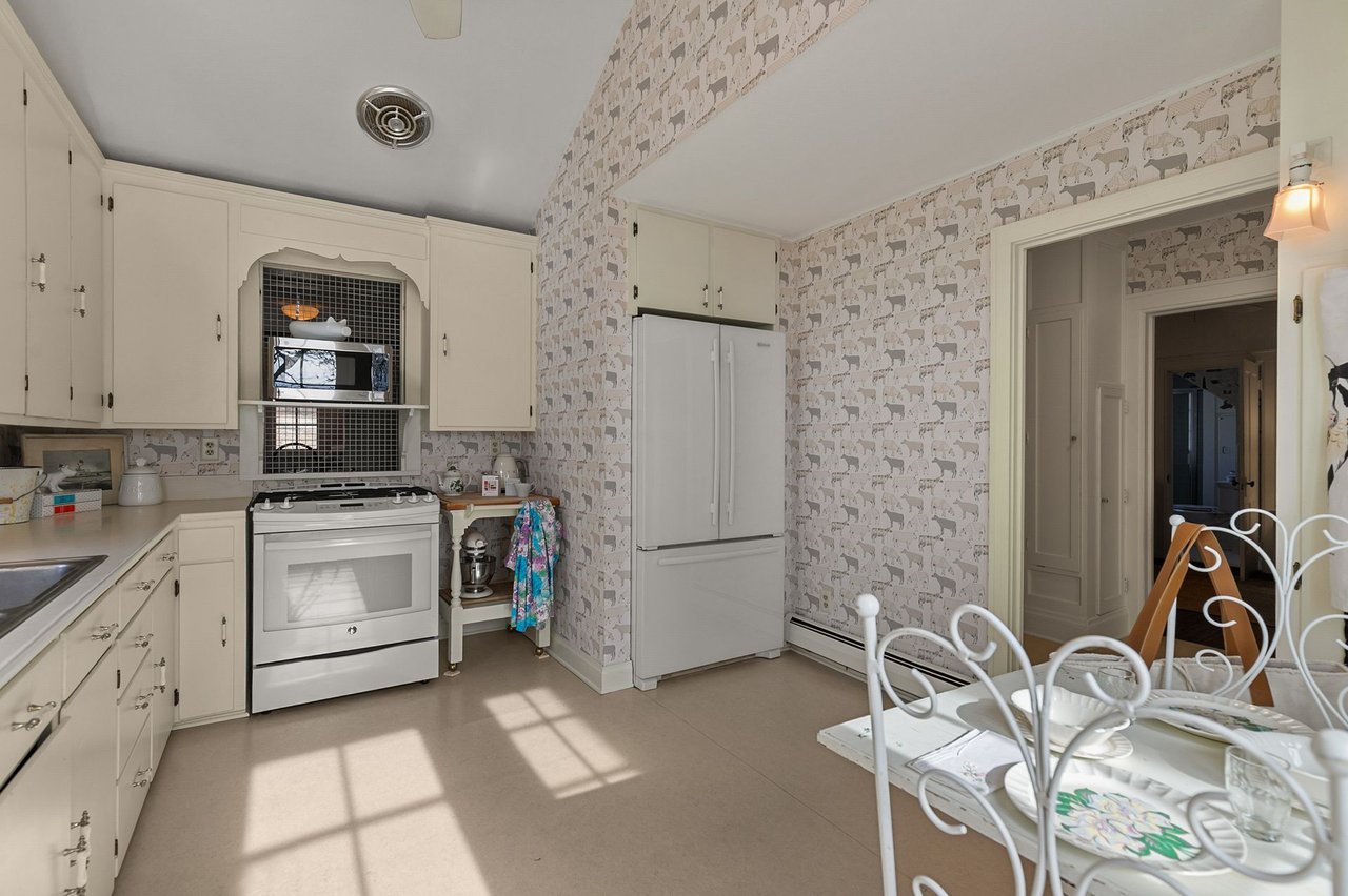 W1181 Illinois Avenue