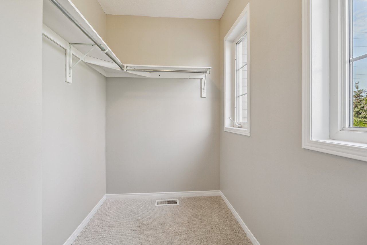 Freehold Townhouse on Quiet Court