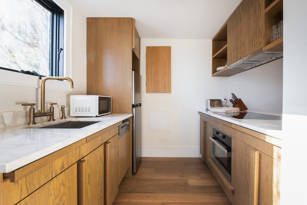 272 Old Montauk Highway, Cottage 1