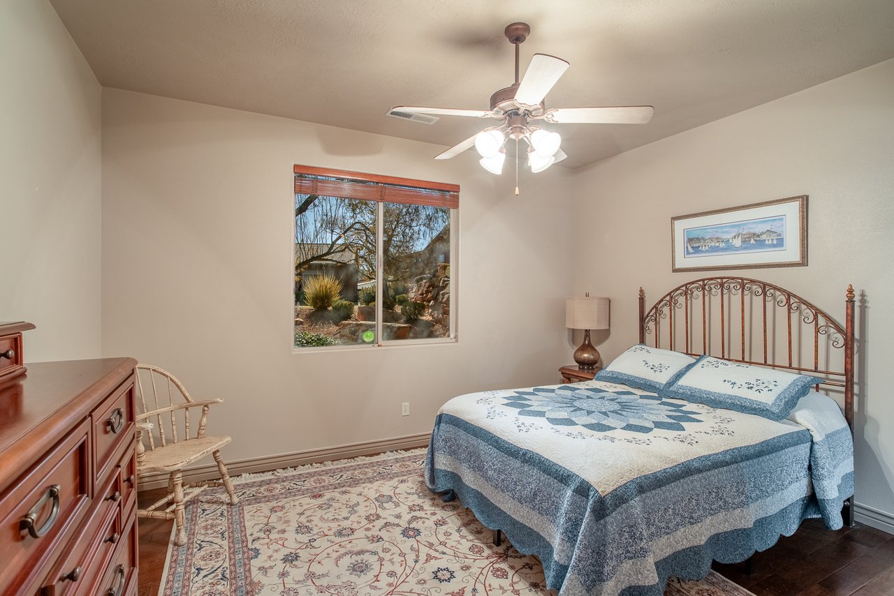 1319 W Red Butte Dr