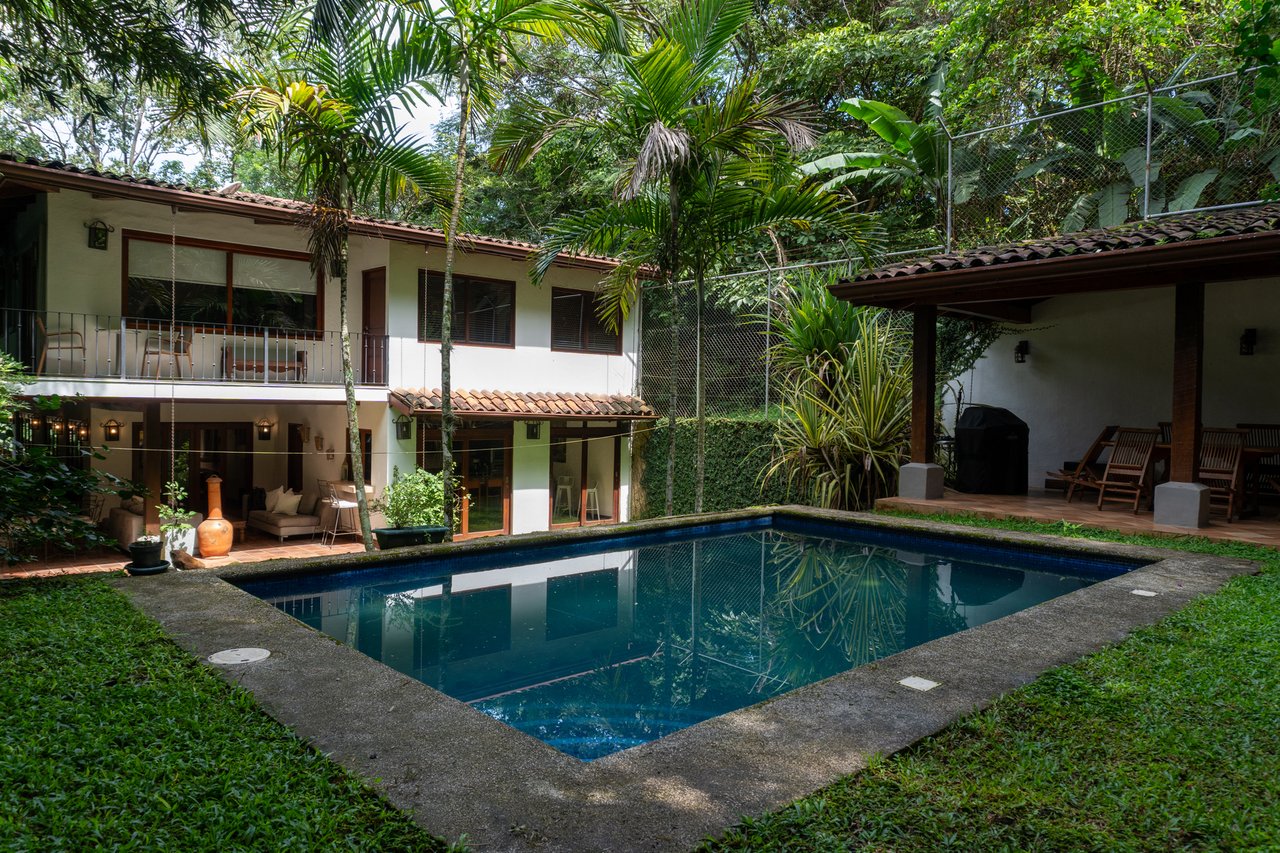 Mountain Estate With Guest Studio, Santa Ana, San Jose
