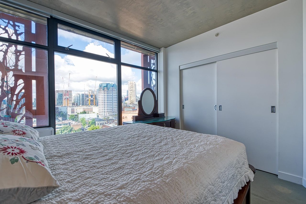 2310-128 W Cordova St