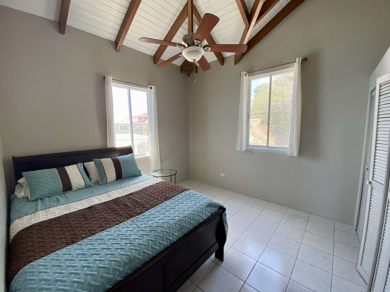 362 Slaney Hill 2 Bedroom Apartment