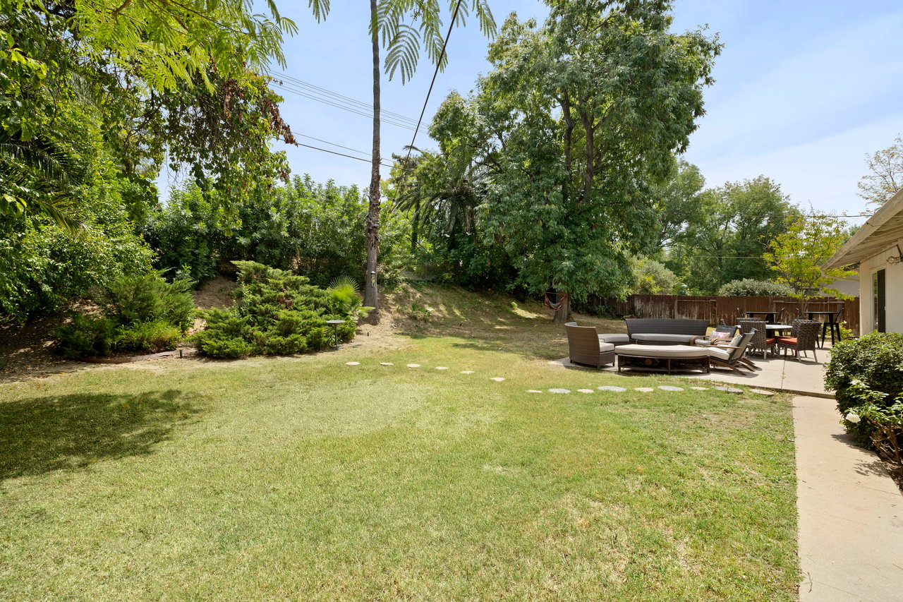 8326 Fable Ave, West Hills 