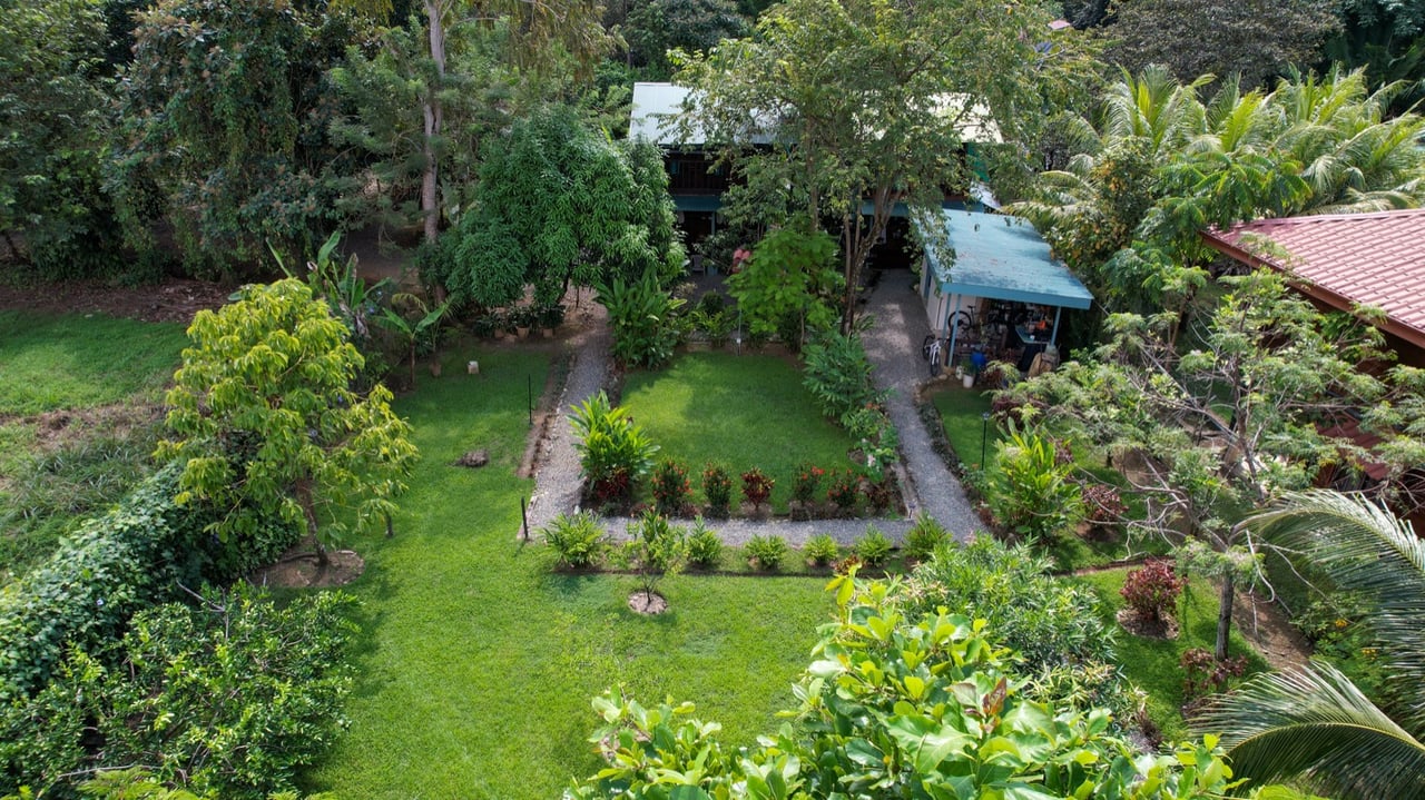 Investment Opportunity! Eco-Friendly Rental Property Near Playa Chaman and Playa Colonia