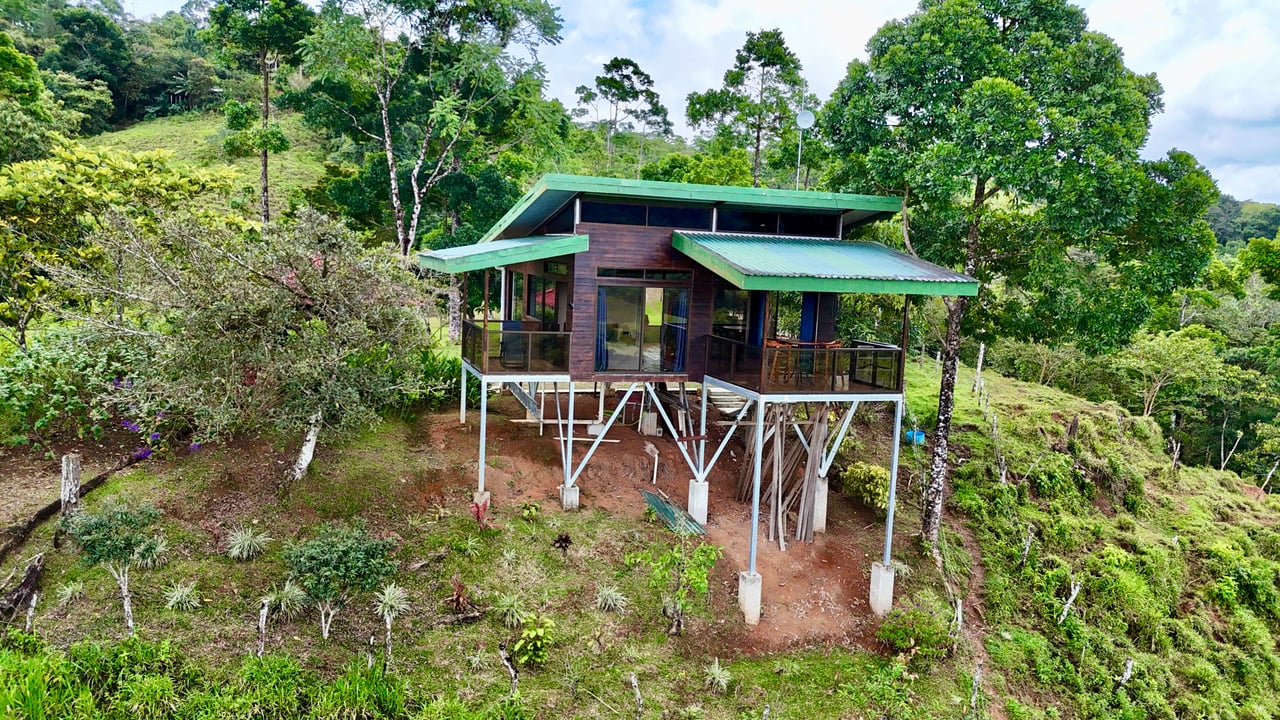 Spring, Waterfalls and more!  Farm in San Vito Limoncito!