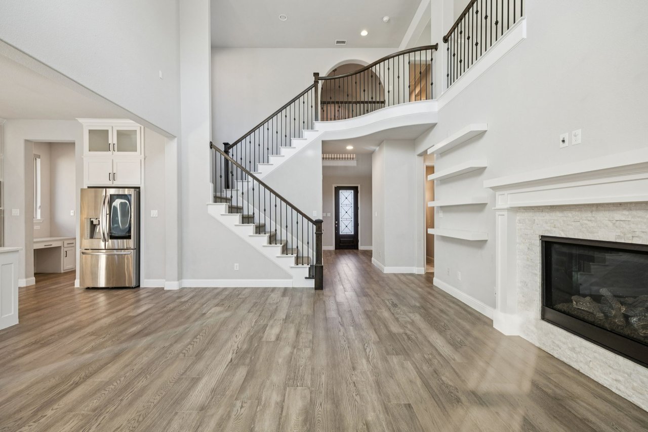 1001 Grassy Shore Ln