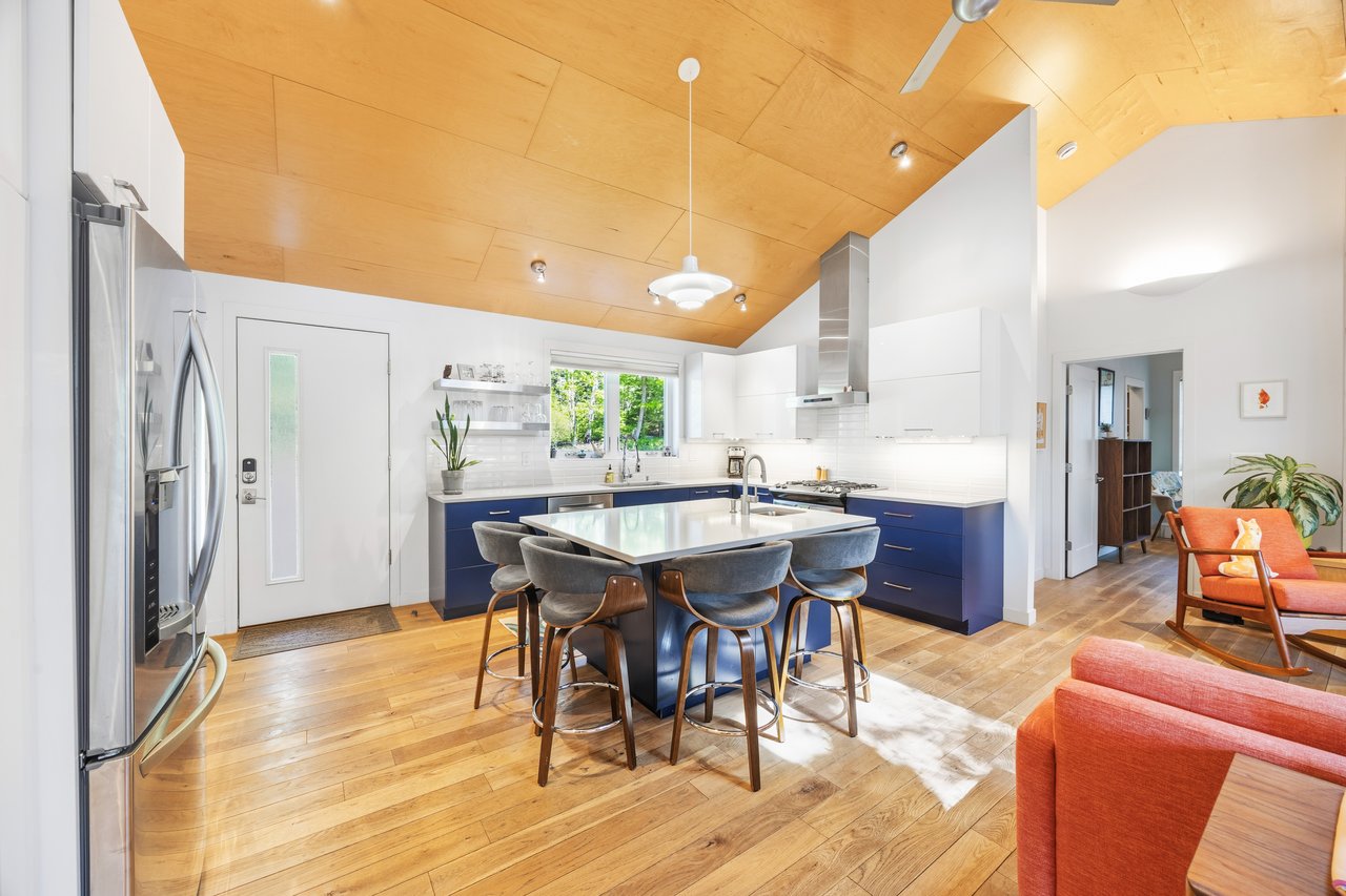 1088 Shore Road