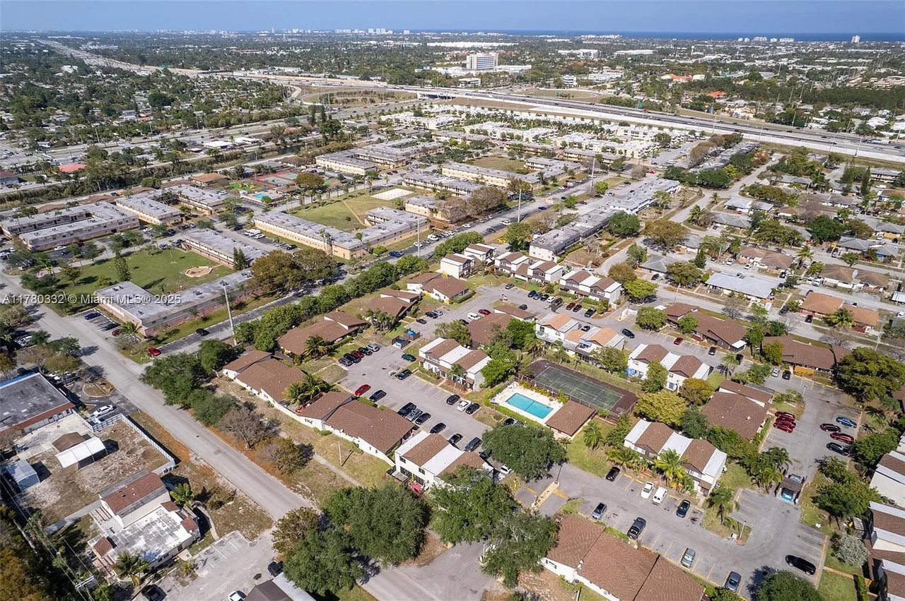 3200 NW 5th Ter Apt 33
