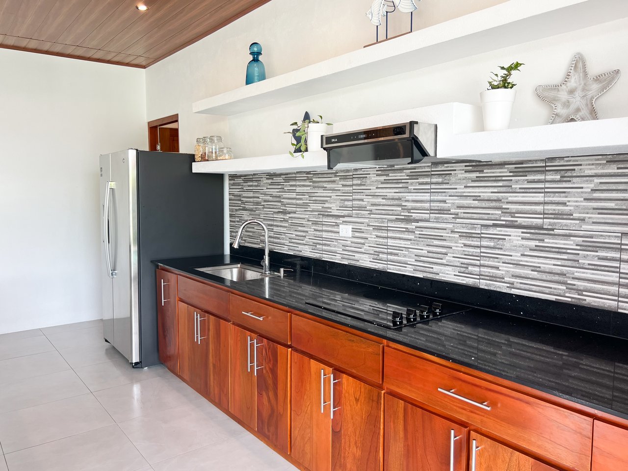 Clean, Modern Home Near Uvita Beach – Perfect Rental or Getaway