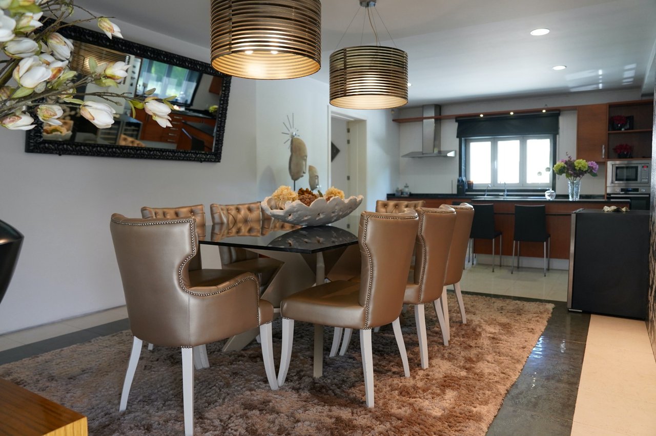 Spacious Three-Bedroom Villa with Swimming Pool and Tennis Court in Guardizela