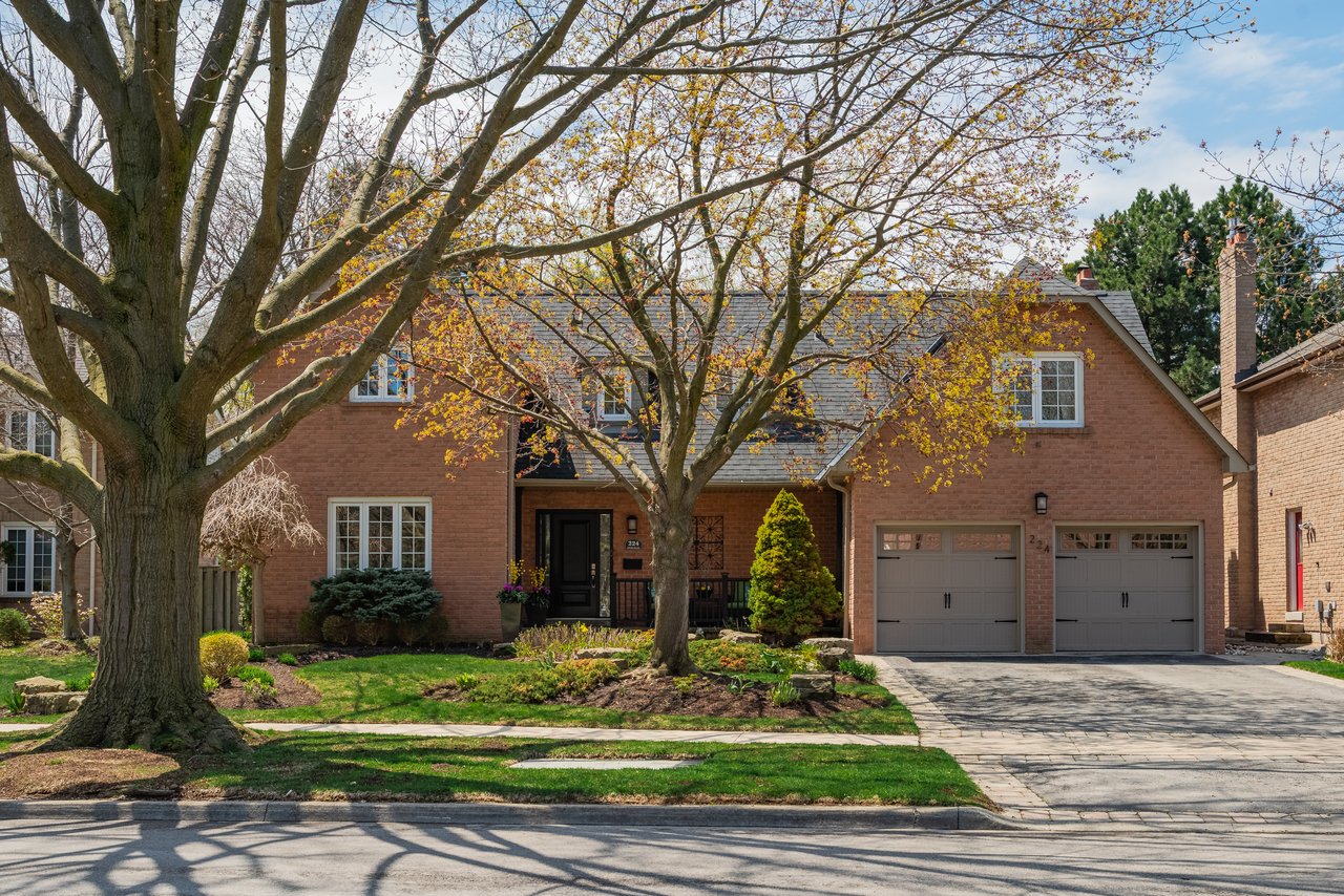Family Oasis in Ford