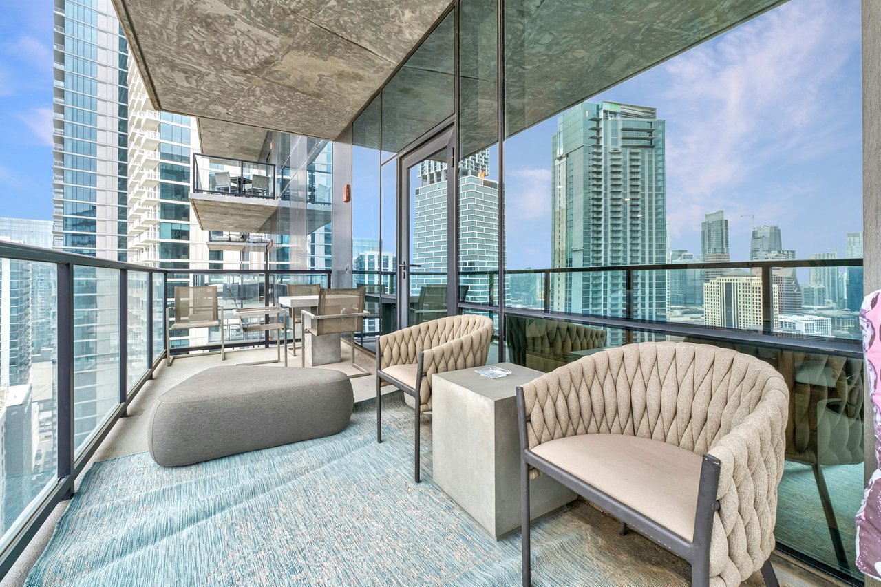 70 Rainey Street #2702