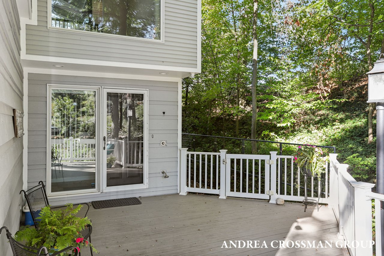 9565 Whispering Sands Dr