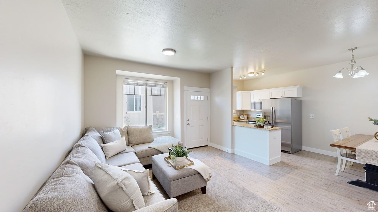 1789 E Skyline Dr #H2